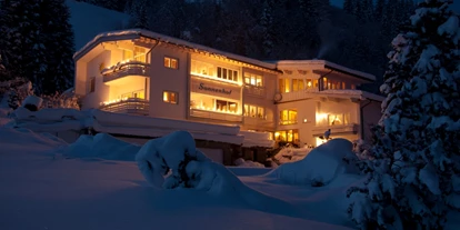 Pensionen - Parkplatz: kostenlos bei der Pension - St. Anton am Arlberg - Winterbild vom Sonnenhof  - Gästehaus Sonnenhof