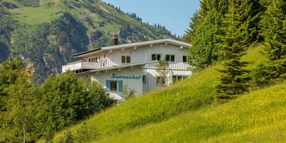 Pensionen - Parkplatz: kostenlos bei der Pension - St. Anton am Arlberg - mal die "andere" Seite  - Gästehaus Sonnenhof