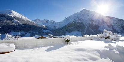 Pensionen - Parkplatz: kostenlos bei der Pension - St. Anton am Arlberg - grandiose Bergpanorama-
Sicht - Gästehaus Sonnenhof