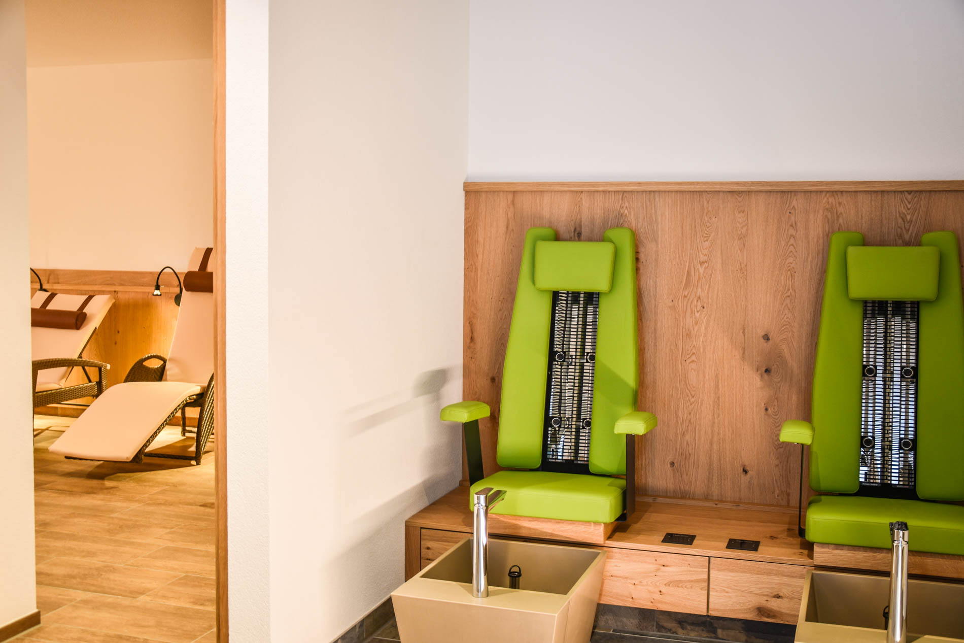 Frühstückspension: Infrarotsitze mit Kneippbecken - Lisas