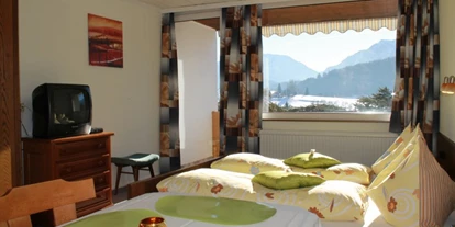 Pensionen - Steinbach an der Steyr - Apartment A - Kleiner Pyhrgas: Wohn-/Schlafraum - Haus Löger Apartments