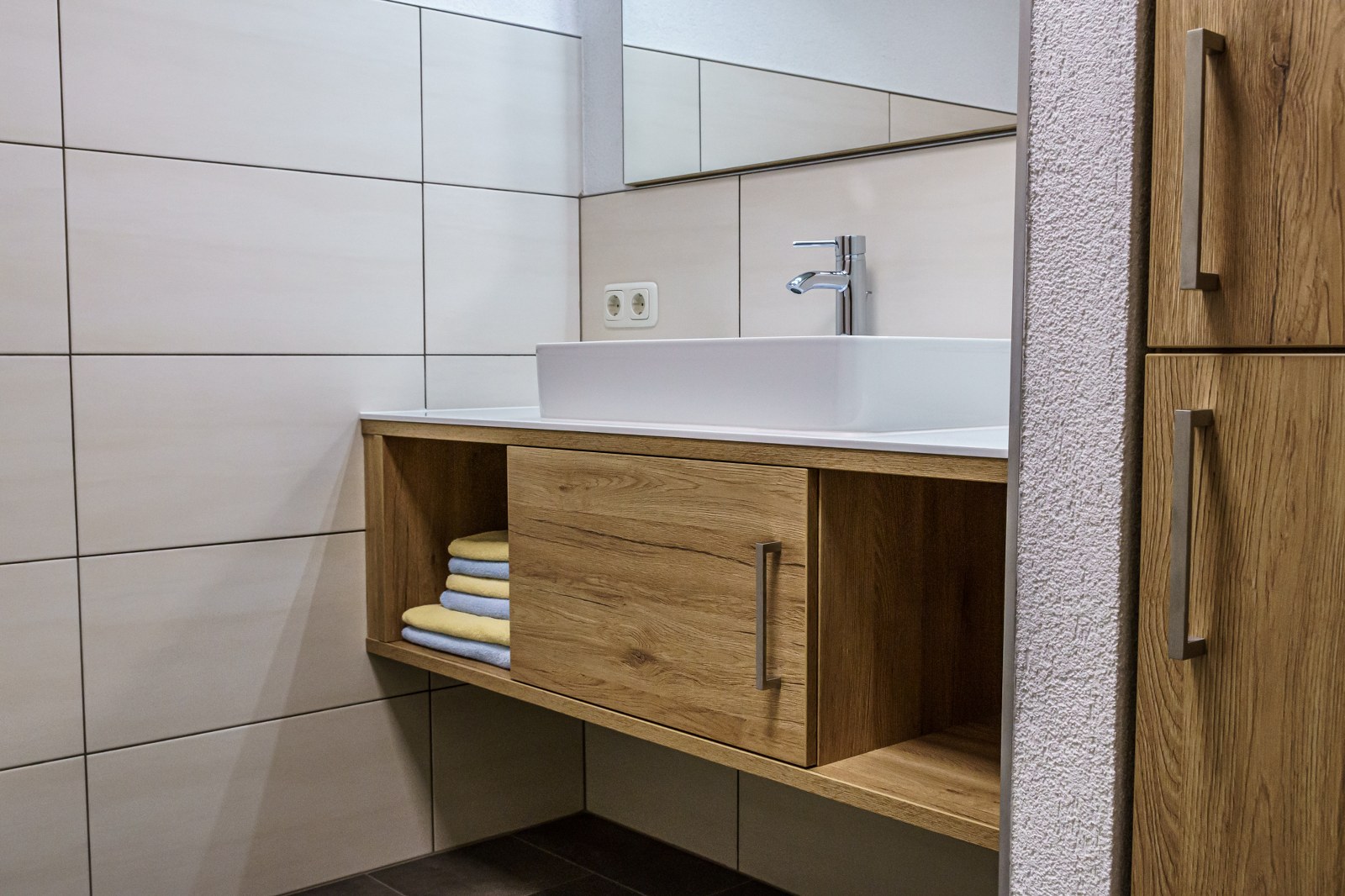 Frühstückspension: Apartment D - Bad mit begehbarer Dusche und Waschmaschine - Haus Löger Apartments Pyhrn Priel
