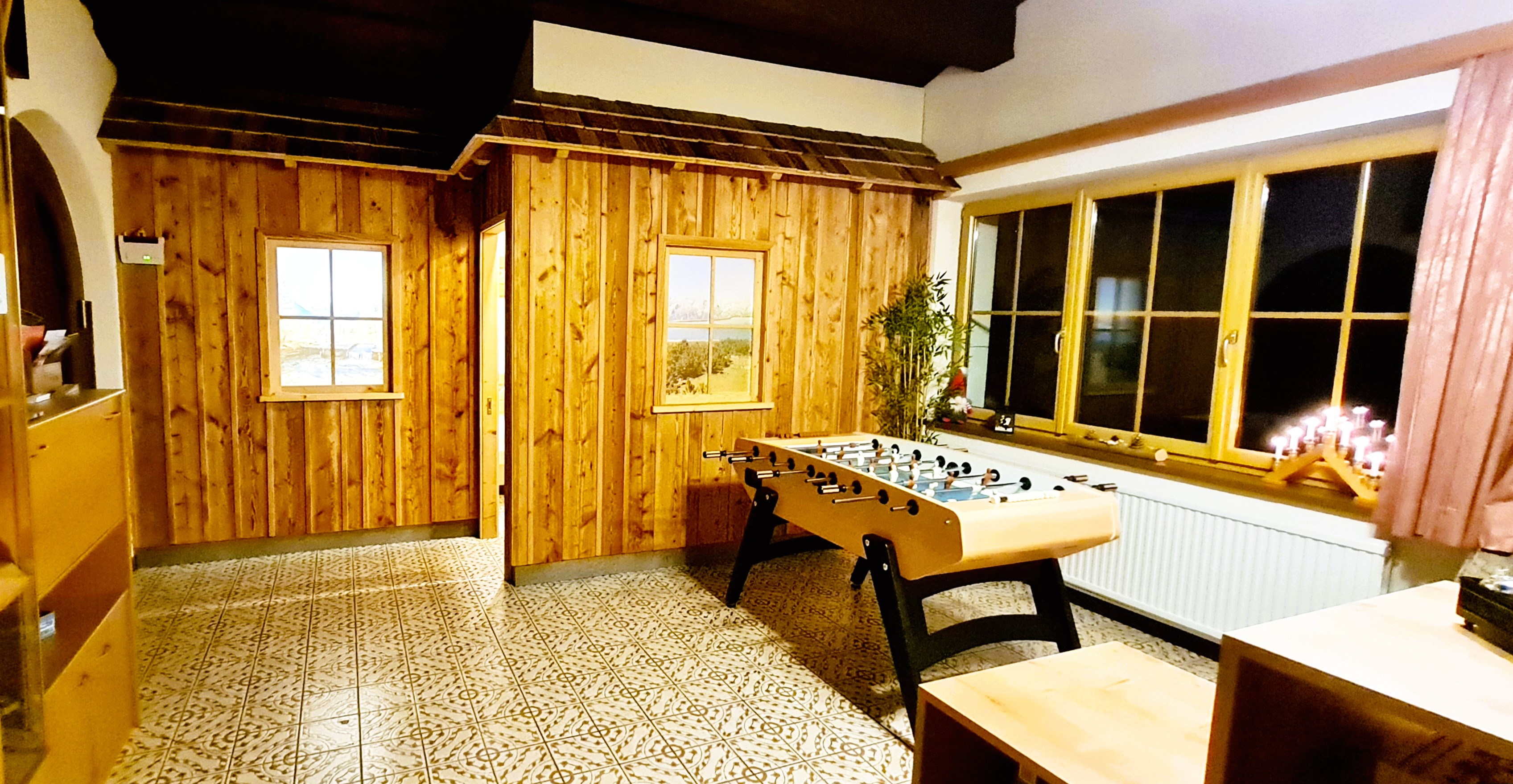 Frühstückspension: Haus Löger Apartments - Freizeitraum mit Wellnesszone, Tischfußball und Kinderspielecke (Pyhrn Priel, Oberösterreich) - Haus Löger Apartments Pyhrn Priel