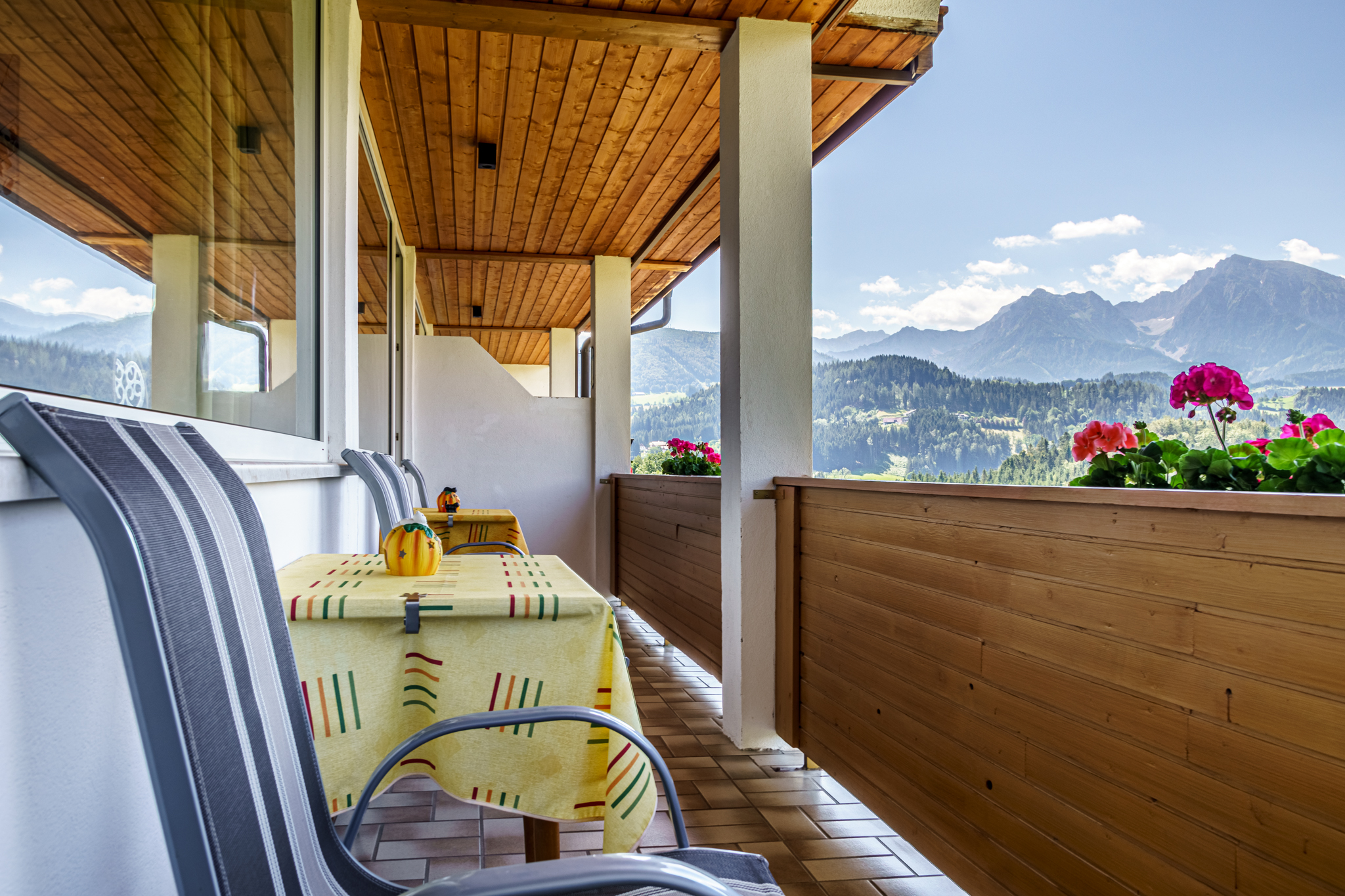 Frühstückspension: Apartment D - Balkonaussicht - Haus Löger Apartments Pyhrn Priel