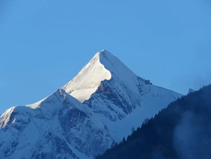 Pensionen - Parkplatz: kostenlos bei der Pension - Leogang - Ausblick vom Balkon aufs Kitzsteinhorn - Sportpension Thayer