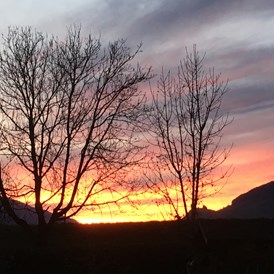Frühstückspension: Sonnenuntergang - Blick in den Oberpinzgau - Sportpension Thayer