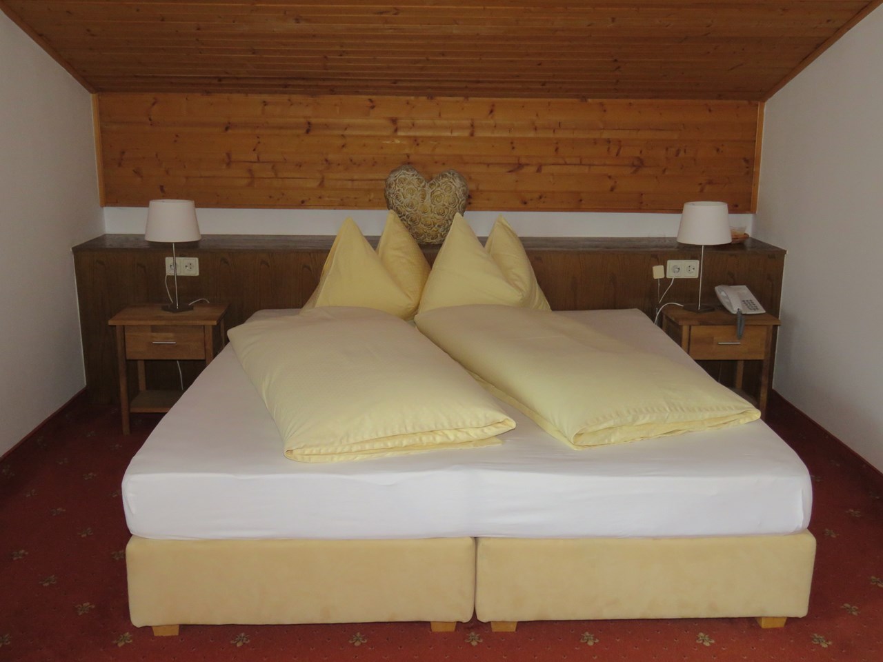 Sportpension Thayer Zimmerkategorien Doppelzimmer mit extra Sitzecke