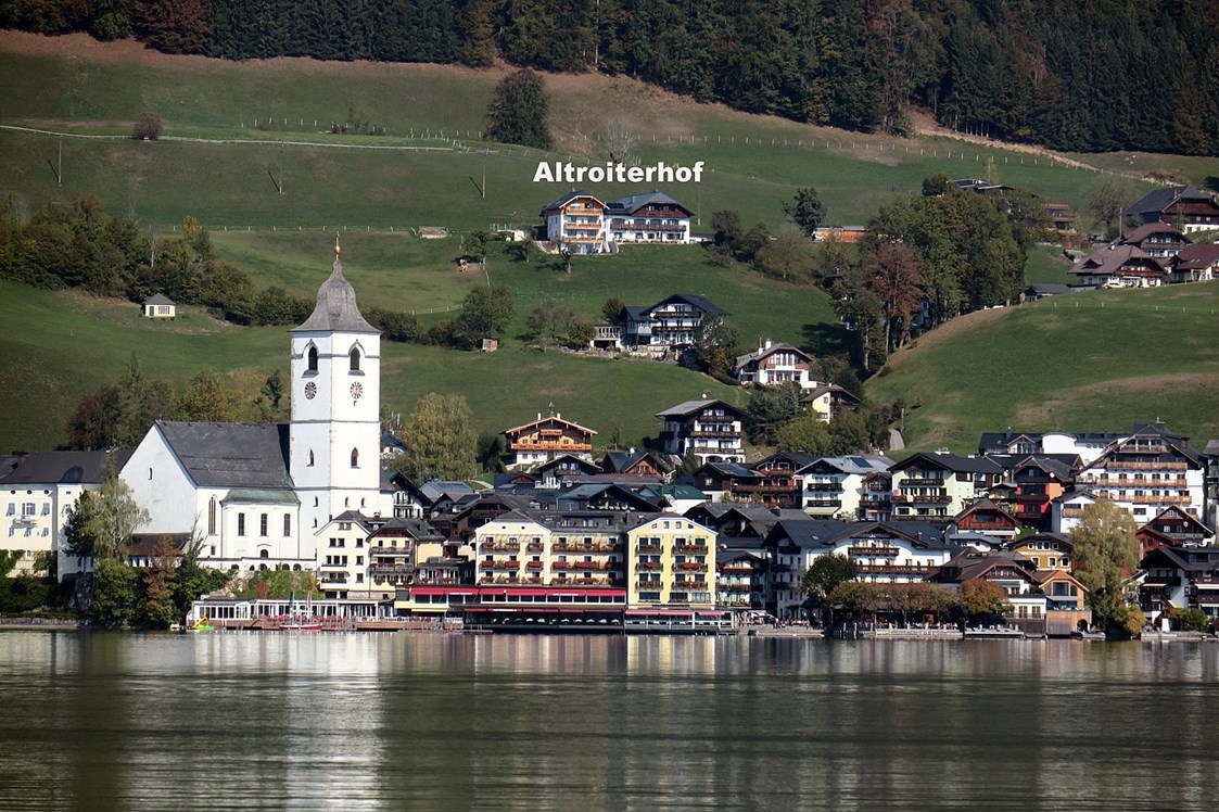 Frühstückspension: St. Wolfgang vom See aus - Urlaub am Altroiterhof