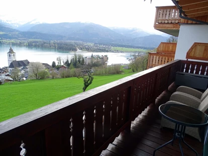 Pensionen - Art der Pension: Frühstückspension - Seewalchen am Attersee - Balkon von App. Zwölferhorn - Urlaub am Altroiterhof