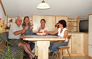 Frühstückspension: wohnküche der ferienwohnung - Oberfarnwang