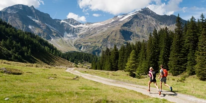 Pensionen - Parkplatz: kostenlos bei der Pension - Leogang - Trailrunning - Frühstückshotel Birkenhof