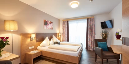 Pensionen - Parkplatz: kostenlos bei der Pension - Leogang - Doppelzimmer "Blume" - Frühstückshotel Birkenhof