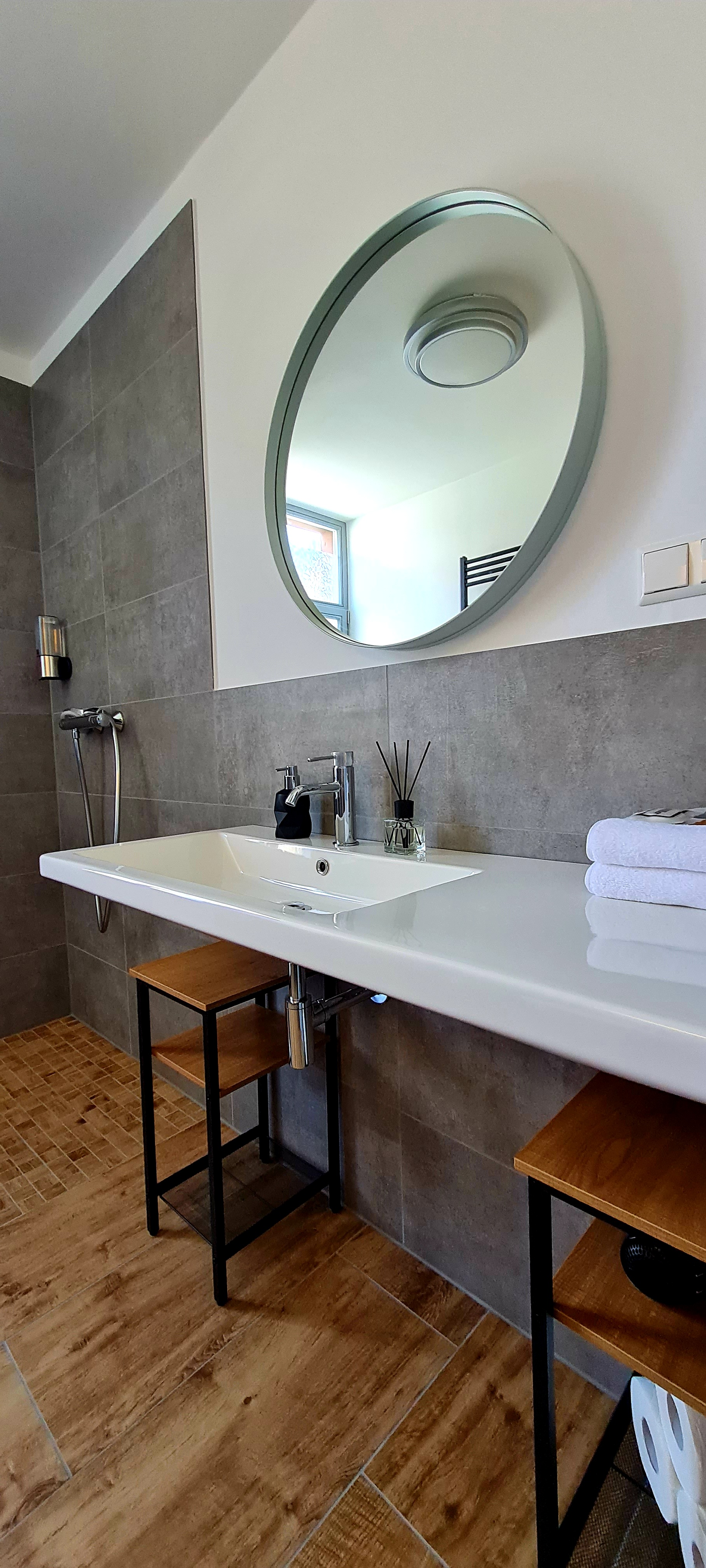 Frühstückspension: Badezimmer Zimmer 3 - Pension "Schul Inn"