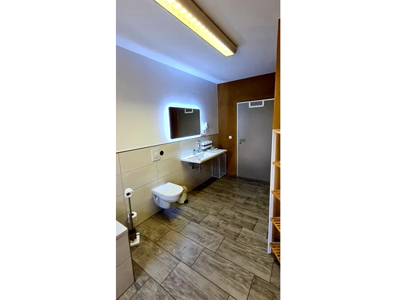 Frühstückspension: Badezimmer Zimmer 4 - Pension "Schul Inn"