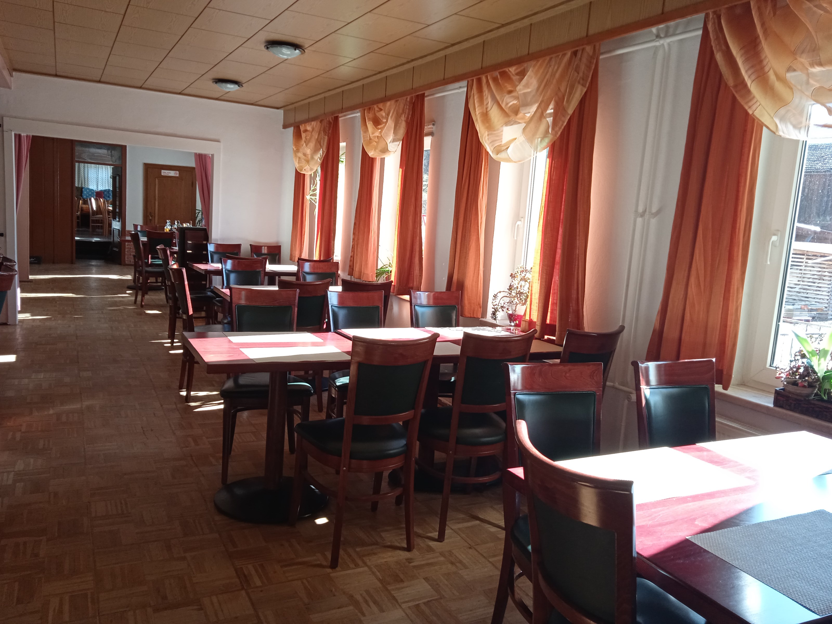 Frühstückspension: Hotel & Restaurant Schleusingen Zum Adlersberg