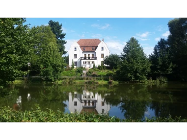 Frühstückspension: Blick über den Neuen Teich - Teichansicht unserer Pension. - Pension Rau