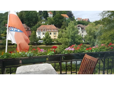 Frühstückspension: Balkonblick zum Neuen Teich mit seinen städtischen Villen. - Pension Rau