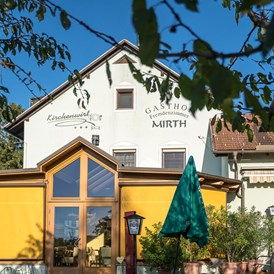 Frühstückspension: Uhudlerei Mirth - Gasthof Kirchenwirt *** - Uhudlerei Mirth - Gasthof Kirchenwirt Mirth