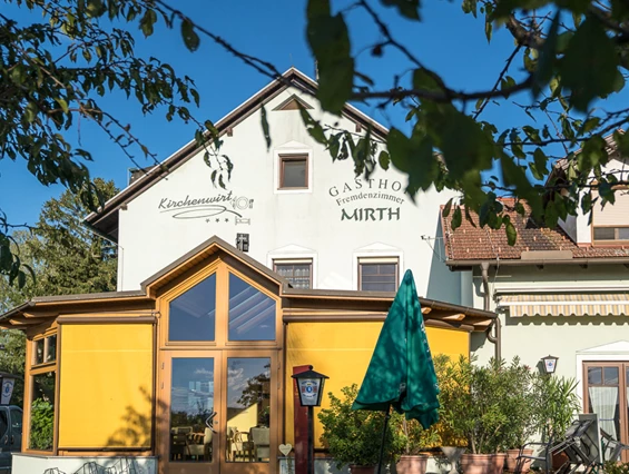 Frühstückspension: Uhudlerei Mirth - Gasthof Kirchenwirt *** - Uhudlerei Mirth - Gasthof Kirchenwirt Mirth