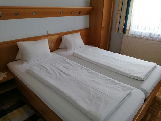 Frühstückspension: Uhudler-Doppelzimmer Gasthof Kirchenwirt *** - Uhudlerei Mirth - Gasthof Kirchenwirt Mirth