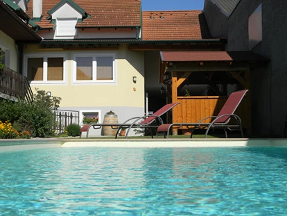 Pensionen - Restaurant - Garten und Pool - Weingut & Gästezimmer Gangl Günter und Birgit