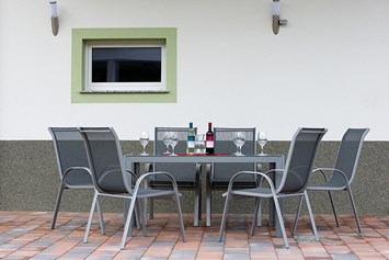 Frühstückspension: Erdgeschoß Terrasse - Illmitzer Weinhof Haider