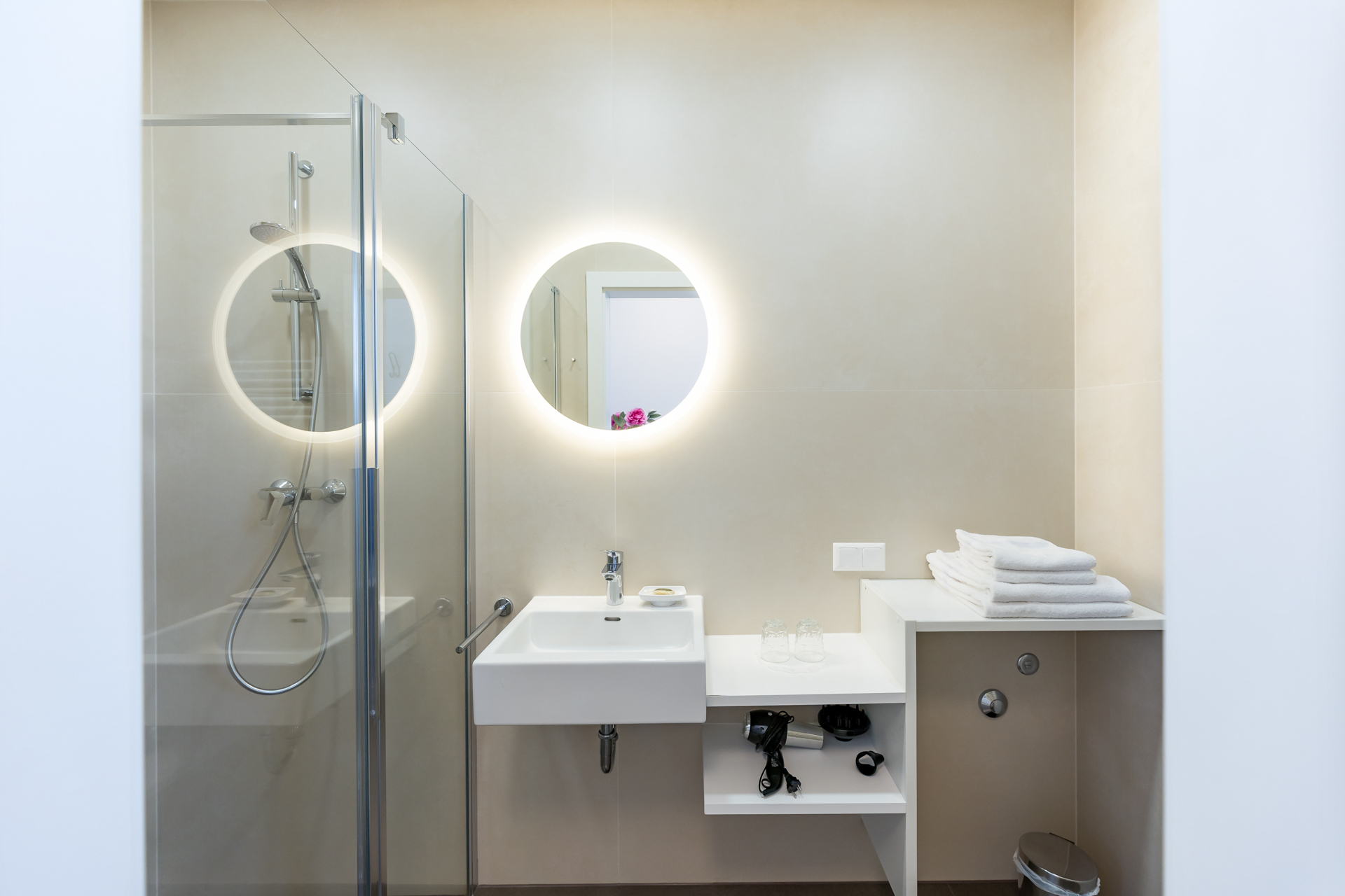 Frühstückspension: Badezimmer FeWo "Rose" - Sekt & Wein Walter Klein