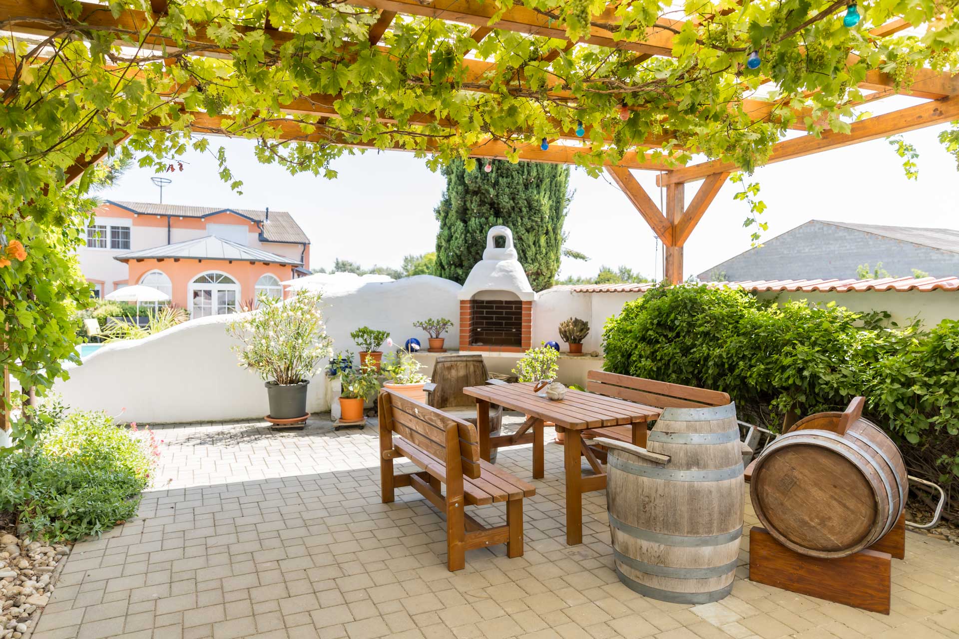 Frühstückspension: Grillplatz - Sekt & Wein Walter Klein