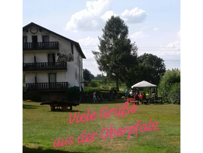 Pensionen - Restaurant - Freisitz vor dem Haus - Pension Haus Sonnenschein