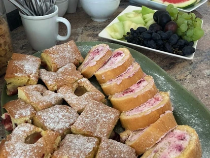 Pensionen - Restaurant - Frühstücksbüffet / Hausgemachter Kuchen - Pension Laubenhof