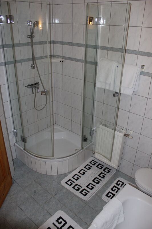 Pensionen - Parkplatz: kostenlos bei der Pension - Mittelburgenland - Dusche  - Privatzimmer Inge