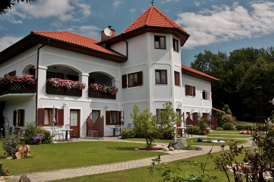Frühstückspension: Hausfoto - Gästehaus Adelmann