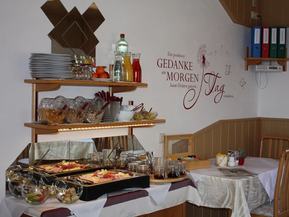Frühstückspension: Frühstücksbuffet - Gästehaus Adelmann