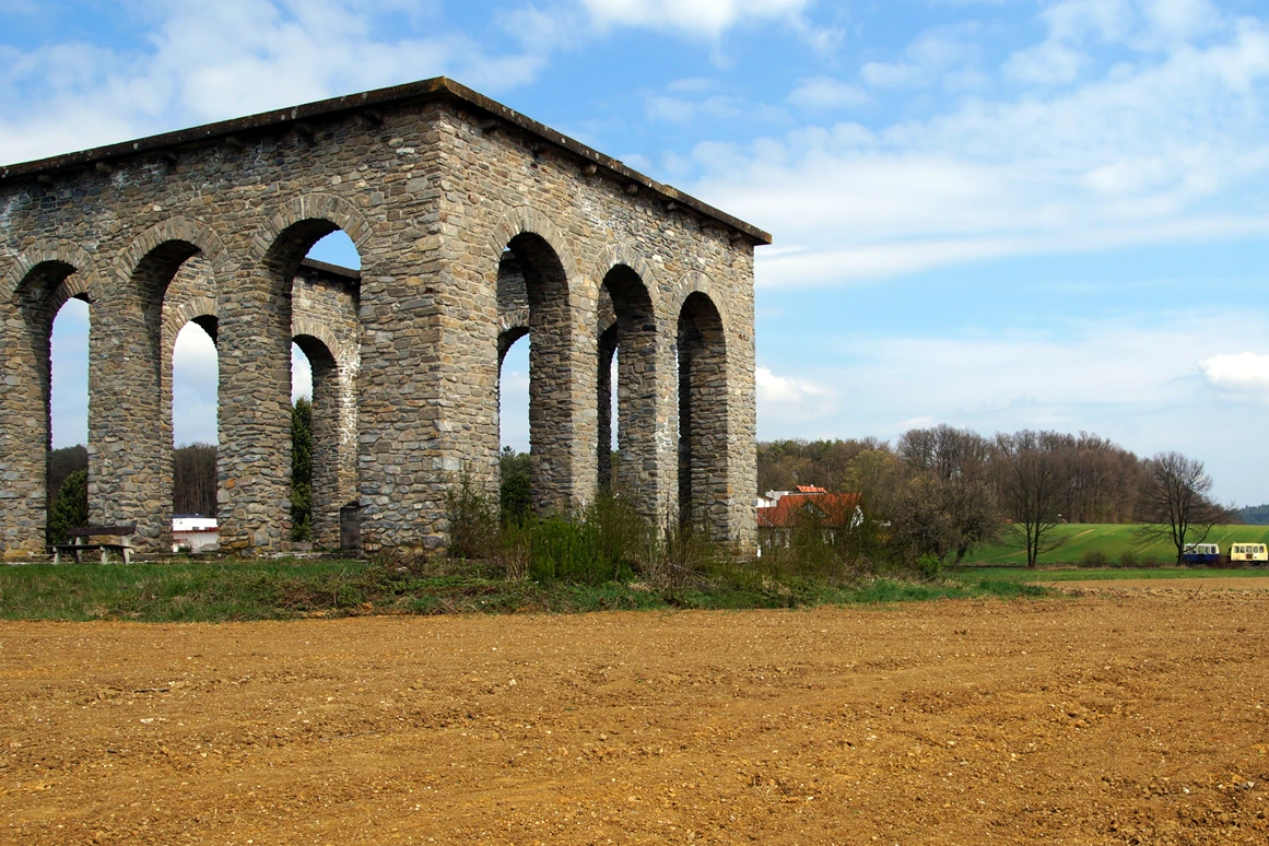 Frühstückspension: Umgebung (Anschlussdenkmal Oberschützen) - Gästehaus Adelmann