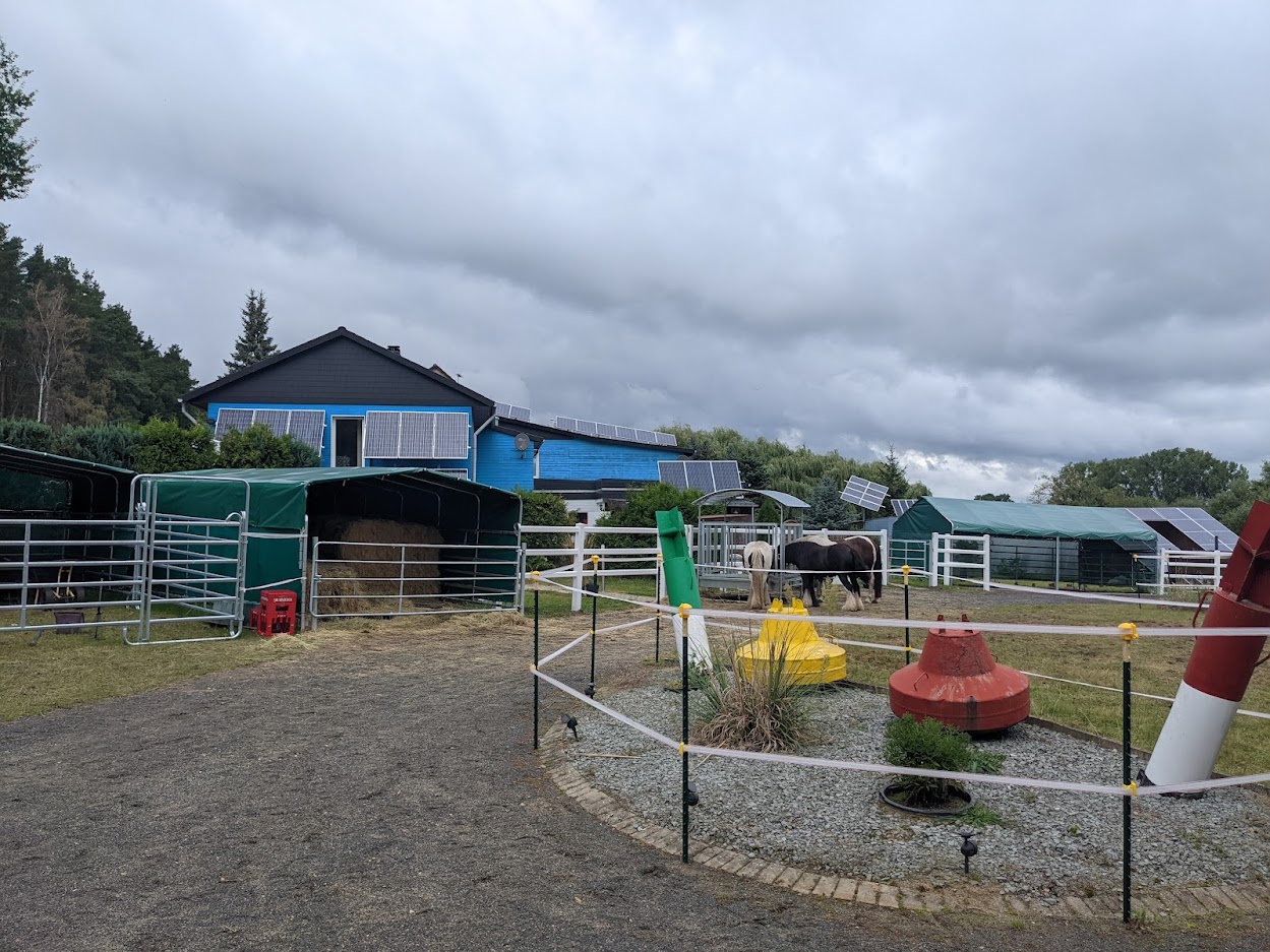 Pensionen - weitere Verpflegungsmöglichkeiten: Nachmittagskaffee - Deutschland - unsere Pension und Wanderreitstation
gern können Sie bei uns auch mit Ihrem Pferd kommen. - elbsattel