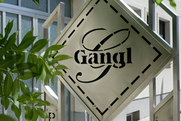 Frühstückspension: Pension & Weingut Gangl - Logo - Pension & Weingut Gangl