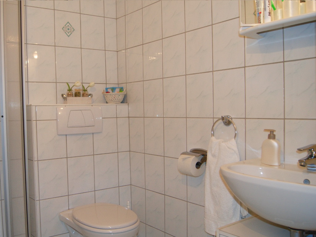 Frühstückspension: Pension & Weingut Gangl - Badezimmer - Pension & Weingut Gangl