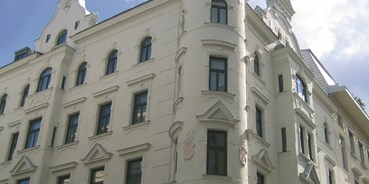 Pensionen - Wien-Stadt - Unser freundliches Gästehaus befindet sich im 8.Bezirk, der Josefstadt. Das Gebäude wurde 1904 gebaut und beherbergt seit 1960 die Pension Wild - Hotel-Pension Wild