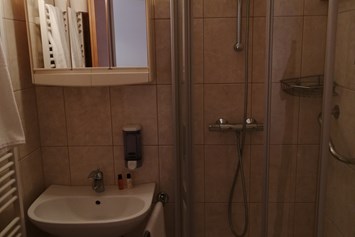 Frühstückspension: Badezimmer  - Privatzimmer Familie Schwarz