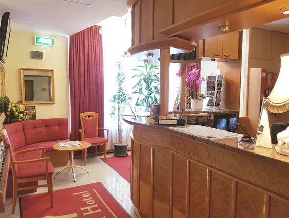 Frühstückspension: Rezeption - Hotel Pension Haydn
