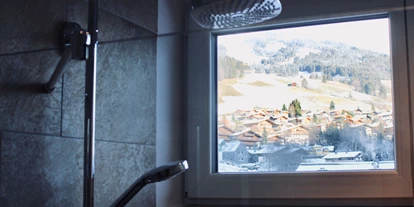 Pensionen - Parkplatz: kostenlos bei der Pension - Leogang - Dusche mit Aussicht - Frühstückspension und Appartements Norika