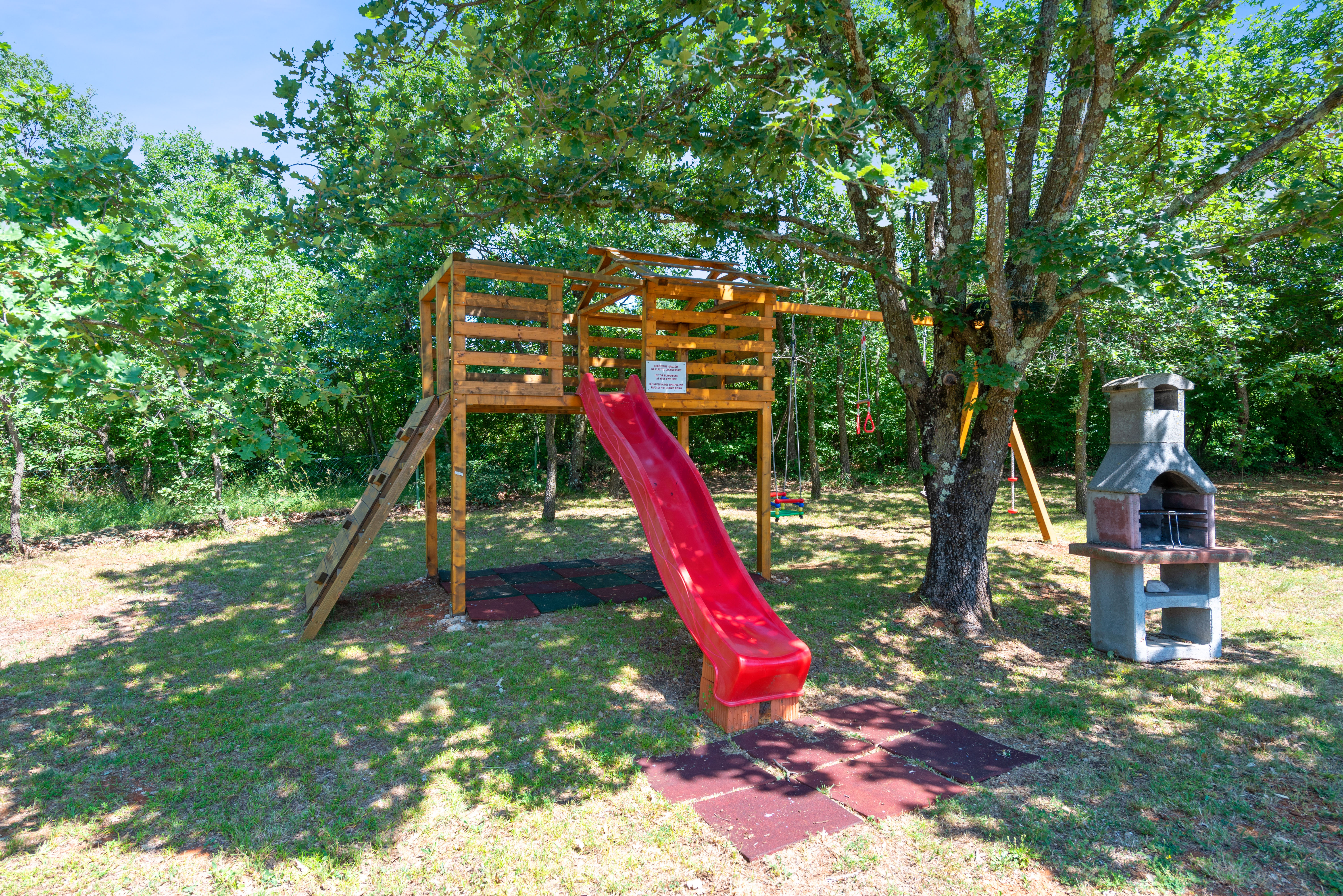 Frühstückspension: Spielplatz - Villa Jasmin Sumber