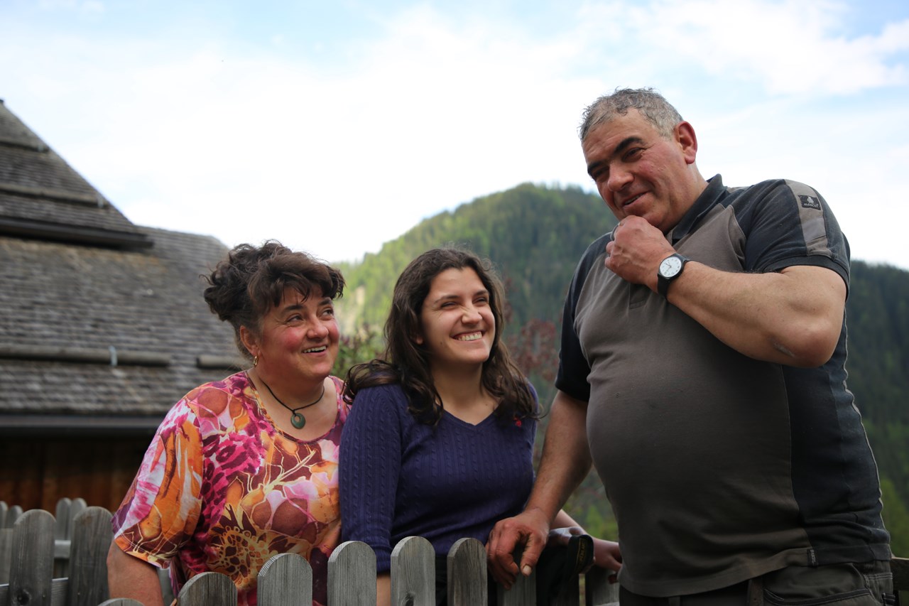 Speckstube Tlisöra Unsere Mitarbeiter Familie Chiusura