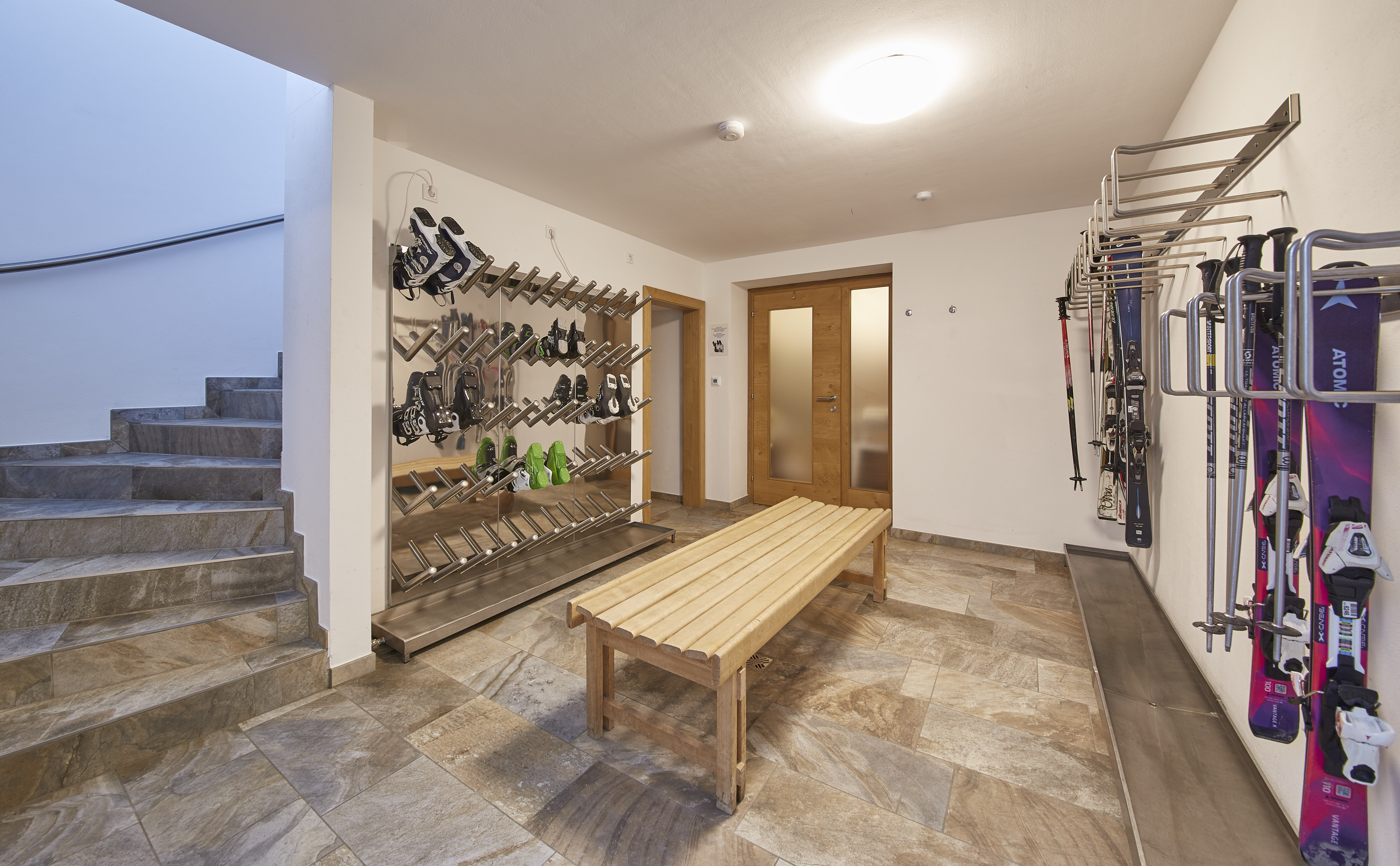 Frühstückspension: Schi- & Schuhraum - Landhaus Riedlsperger