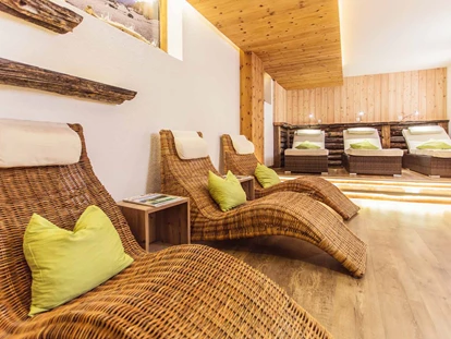 Pensionen - Balkon - Innsbruck - Ruheliegen im Vitalbereich - Alpengasthof Hohe Burg