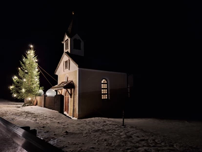 Pensionen - Balkon - Innsbruck - Weihnachtliche Stimmung in Trins - Alpengasthof Hohe Burg