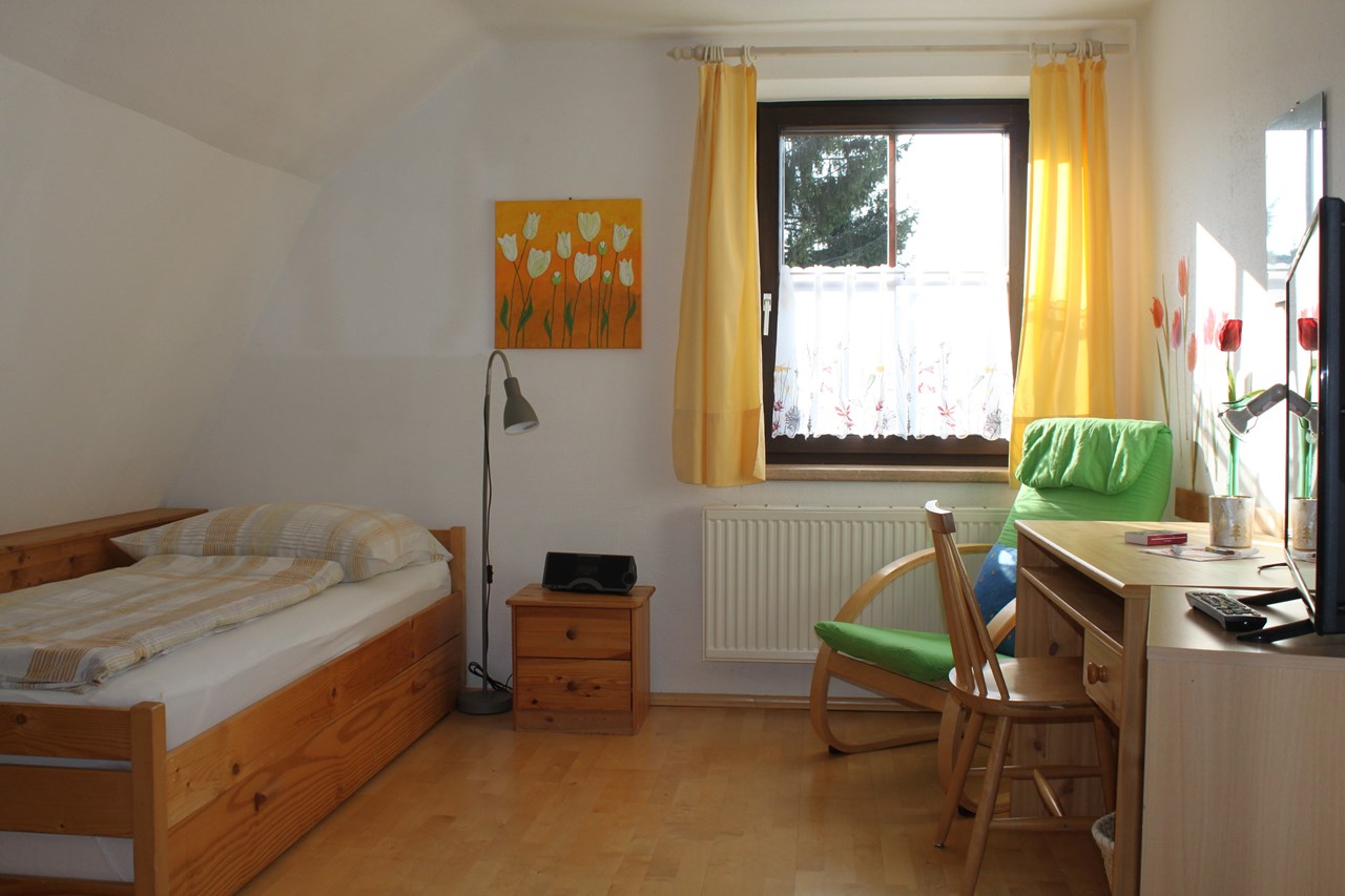 Haus Linda Zimmerkategorien Einzelzimmer/"Tulpe": 