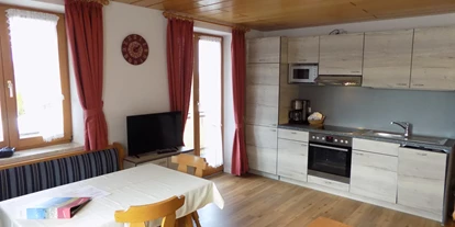 Pensionen - Balkon - Oberstdorf - Beispiel für Wohnküche - Landhaus Ohnesorg - Ferienwohnungen, Partner der KönigsCard