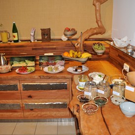Frühstückspension: Vollwertiges Frühstücksbuffet mit Bioprodukten aus der Region - Ökologisches Gästehaus Luger