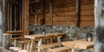 Pensionen - Parkplatz: kostenlos bei der Pension - Alpbach - Biergarten - BergBaur